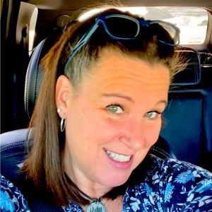 Meet your Posher, Christine